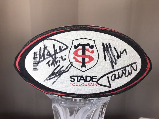Ballon de rugby avec autographes, Stade Toulousain