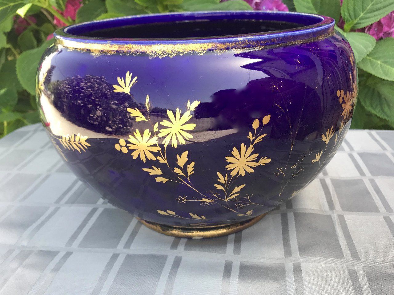 Grand cache pot ancien, Bleu de Sèvres émaillé et dorures