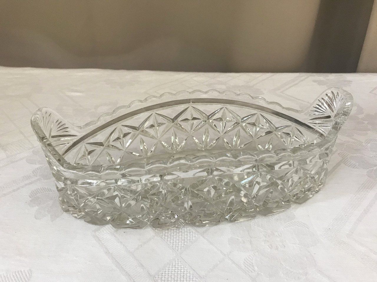 Jolie coupe, centre de table en verre moulé - Videgrenierdunet