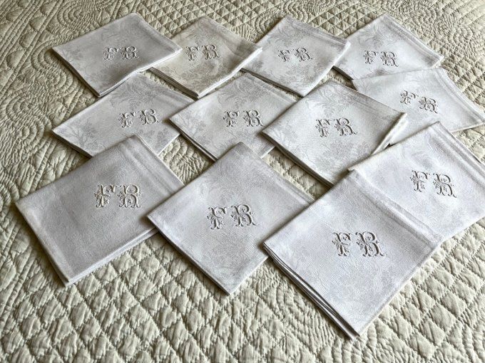 12 serviettes anciennes en tissu damassé, monogramme FR