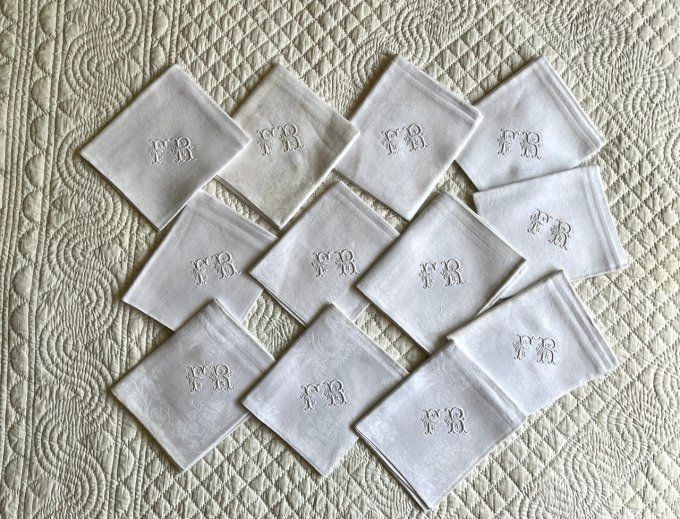 12 serviettes anciennes en tissu damassé, monogramme FR