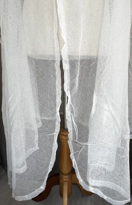 Ancien voile de mariée vintage en tulle blanc - Forme demi-lune - 