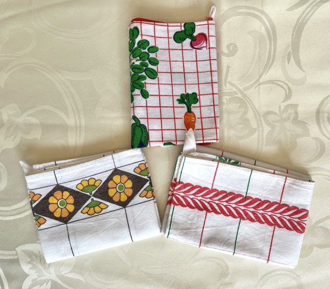 Lot de 3 torchons vintage années 70 - Motifs géométriques et potagers