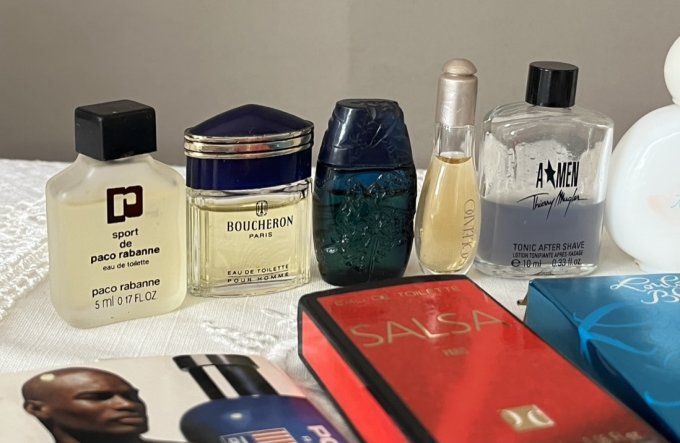 Lot de miniatures de parfum anciennes flacons coffrets et échantillons Collection