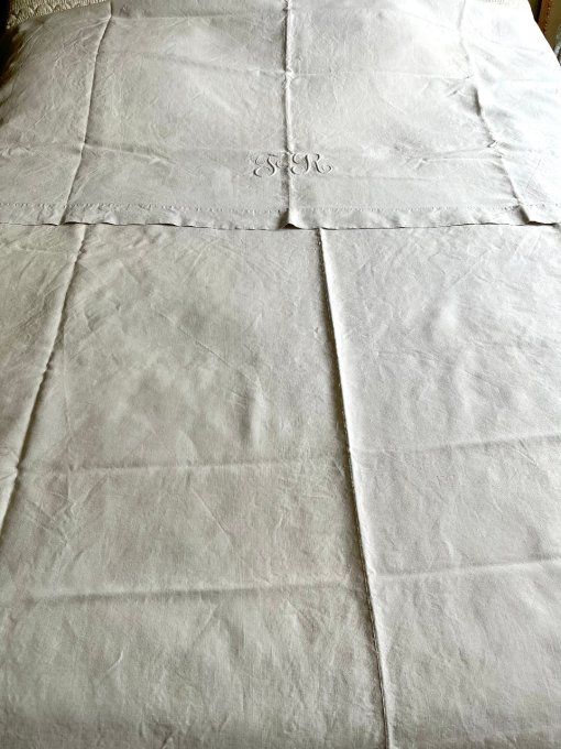 197 X 305 Ancien drap en lin, initiales brodé FR