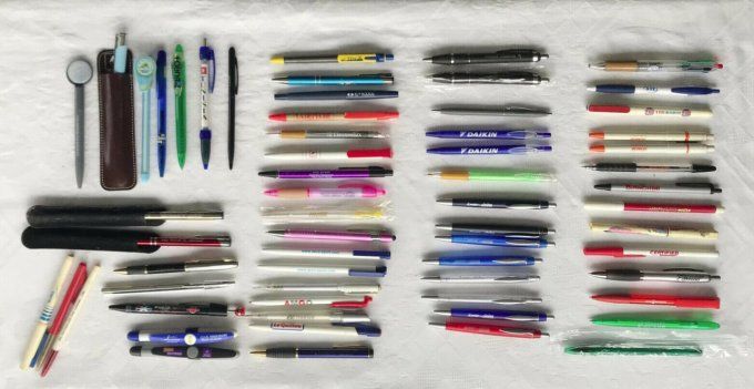 Lot de 85 stylos publicitaires, collection, vintage