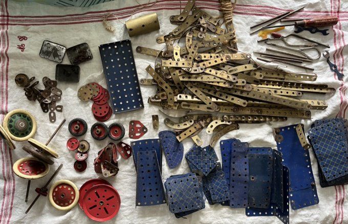 Lot d'anciennes pièces Meccano, jouet des années 50