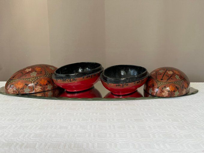 2 Oeufs vintage en papier mâché du Cachemire à décorations florales