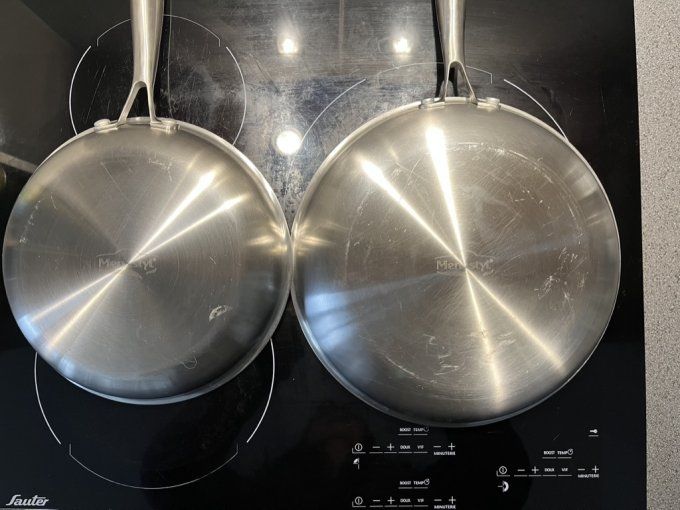 2 Poêles de la marque Menastyl Trinox 24/28cm, en inox