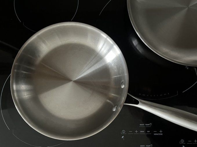 2 Poêles de la marque Menastyl Trinox 24/28cm, en inox