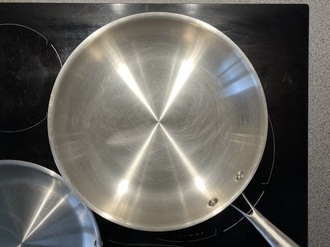 2 Poêles de la marque Menastyl Trinox 24/28cm, en inox