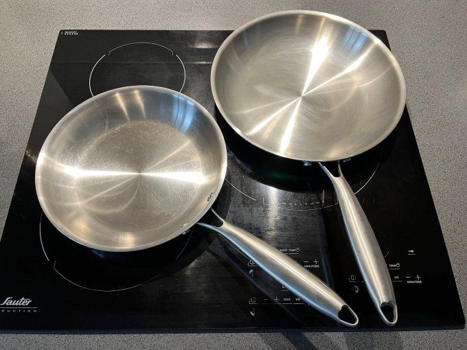 2 Poêles de la marque Menastyl Trinox 24/28cm, en inox