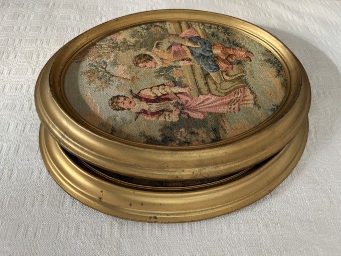 2 Tableaux ovales, Tapisseries scènes galantes, dans le gout d'Aubusson