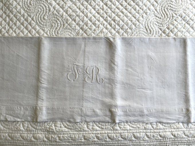 3- Grand drap ancien en lin Brodé FR