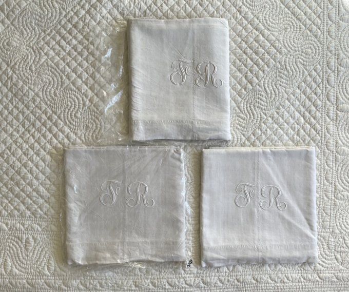 3- Grand drap ancien en lin Brodé FR