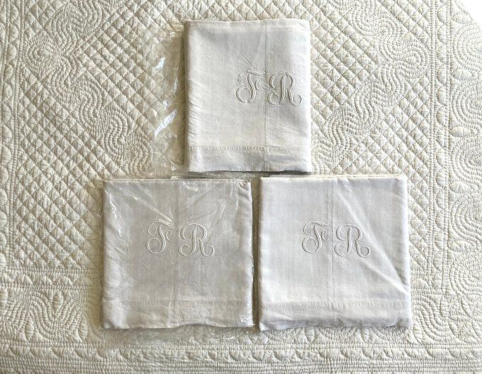 3- Grand drap ancien en lin Brodé FR