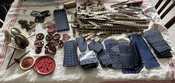 Lot d'anciennes pièces Meccano, jouet des années 50