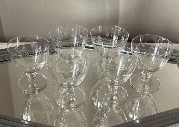 Service de 6 petits verres à liqueur anciens en cristal taillé – Époque Art Déco