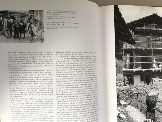 Livre en italien et en anglais, "Dolomiti, Cattedrali di roccia"  Massif de montagnes en Italie