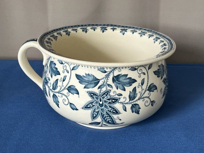 Ancien pot de chambre en faïence de Sarreguemines,  modèle Burgos.