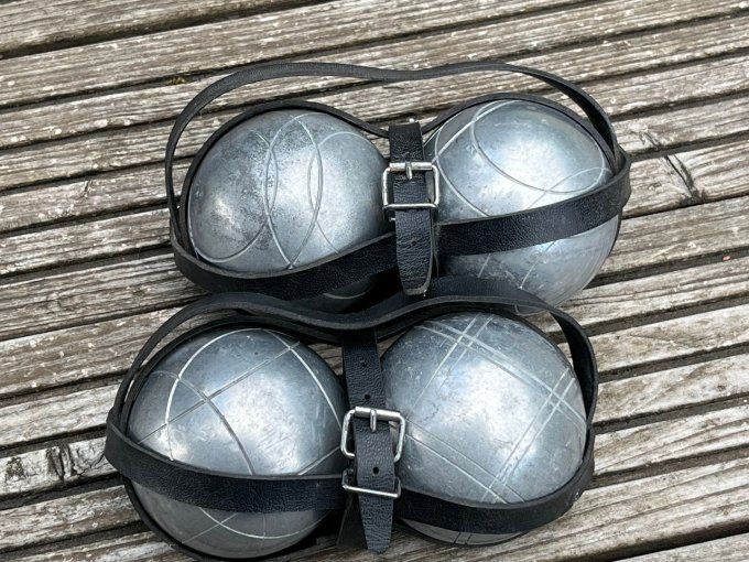 4 Boules de pétanque, Doublette avec système de transport en cuir vintage, Idéal pour jeune ou femme