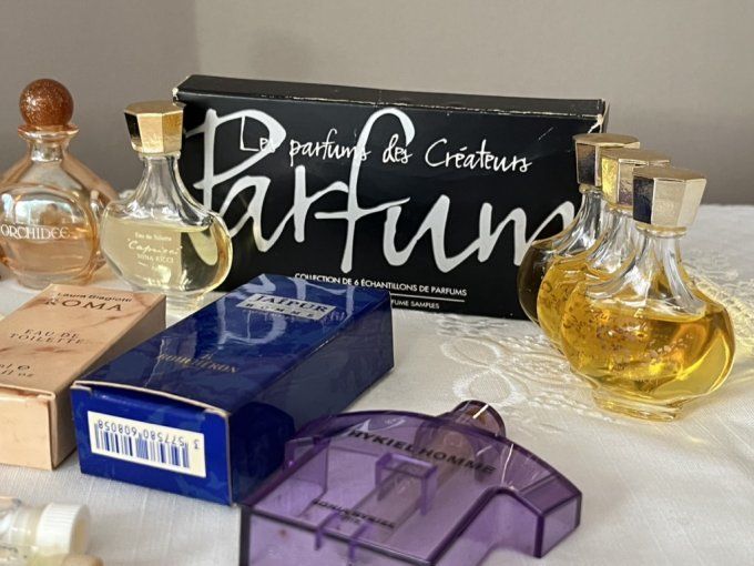 Lot de miniatures de parfum anciennes flacons coffrets et échantillons Collection