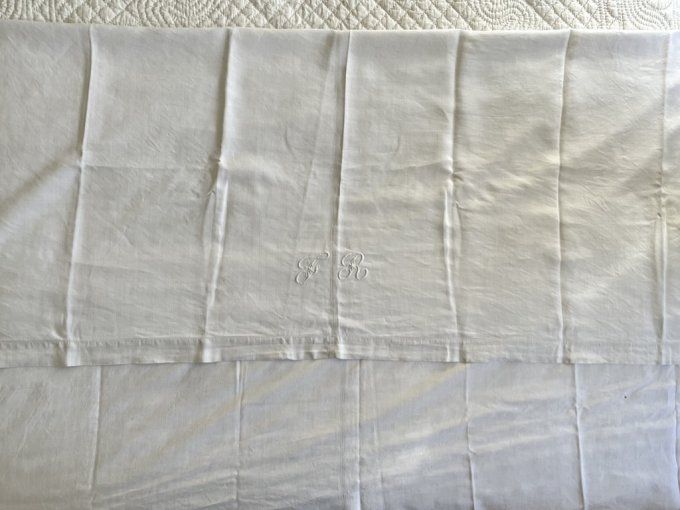 Ancien drap en lin, grand format, monogramme FR 