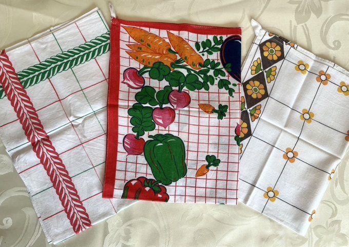 Lot de 3 torchons vintage années 70 - Motifs géométriques et potagers