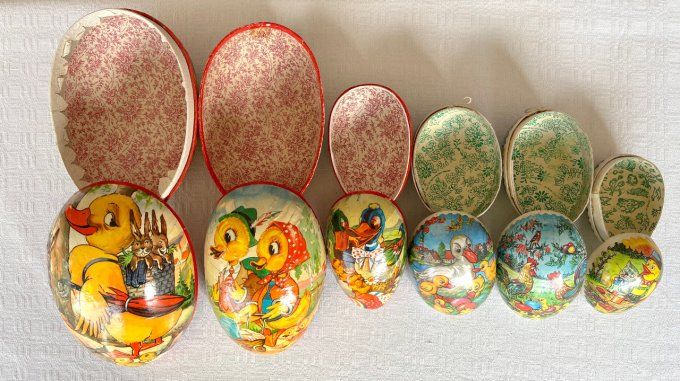 6 Anciens oeufs de Pâques en papier maché, joliments décorés