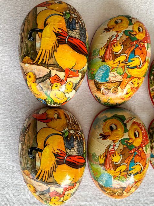 6 Anciens oeufs de Pâques en papier maché, joliments décorés
