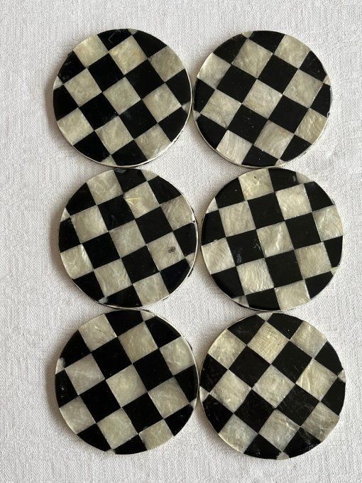 6 Sous-verres, décor damier noir et blanc, nacre coquille de Capiz