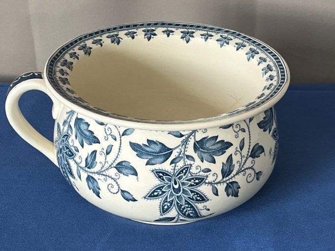 Ancien pot de chambre en faïence de Sarreguemines,  modèle Burgos.