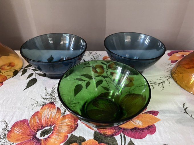 7 bols vintage en verre, Duralex, et Vereco, Ambré/jaune, bleu et vert