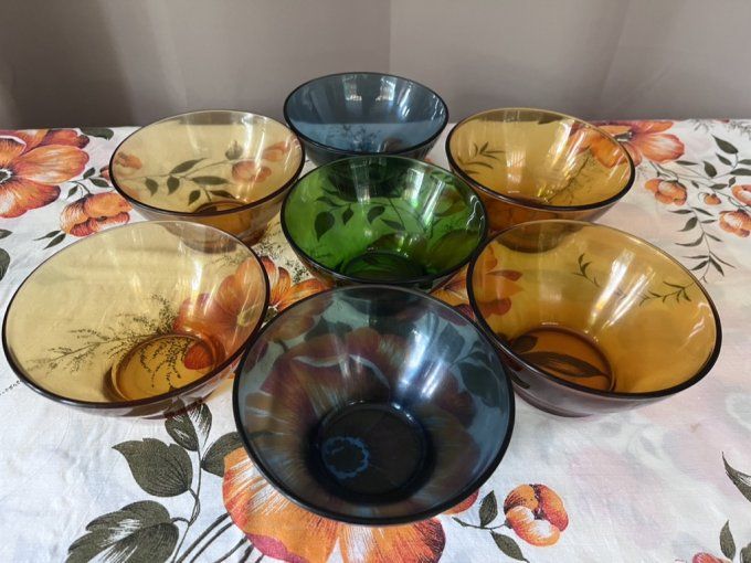 7 bols vintage en verre, Duralex, et Vereco, Ambré/jaune, bleu et vert