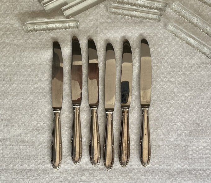 6 Couteaux de table en métal argenté, poinçons Félix frères 