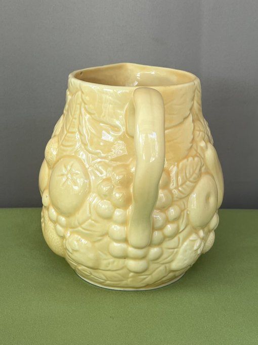 Pichet en barbotine Vintage 'What’s Vincent Cadeaux' – Charme Rétro et Décoration Naturelle