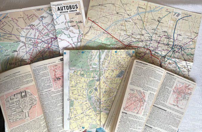 8 anciens plans, cartes et guides de Paris