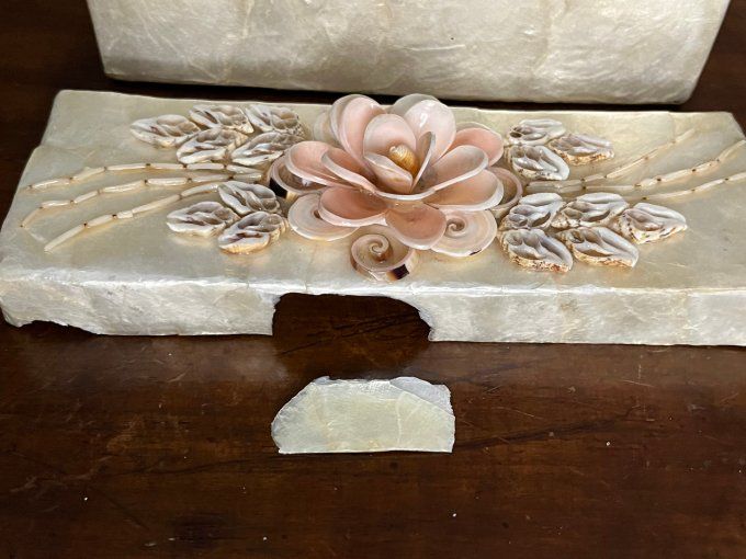 8 ronds de serviette en véritable nacre et coquillages dans leur boite, vintage