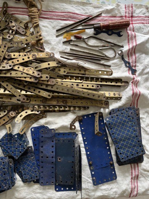 Lot d'anciennes pièces Meccano, jouet des années 50