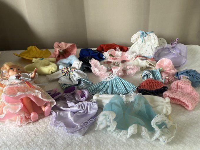 Poupée vintage, 1986, Lady Lovely Locks, Dame Boucleline, avec lot de vêtements