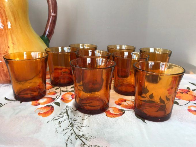 9 verres Duralex ambrés, vintage