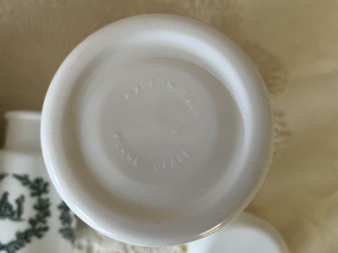 Ensemble de 3 bocaux de type apothicaire en verre d'opale blanc, Vintage, 2 grands et 1 petit 