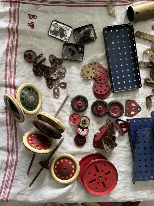 Lot d'anciennes pièces Meccano, jouet des années 50