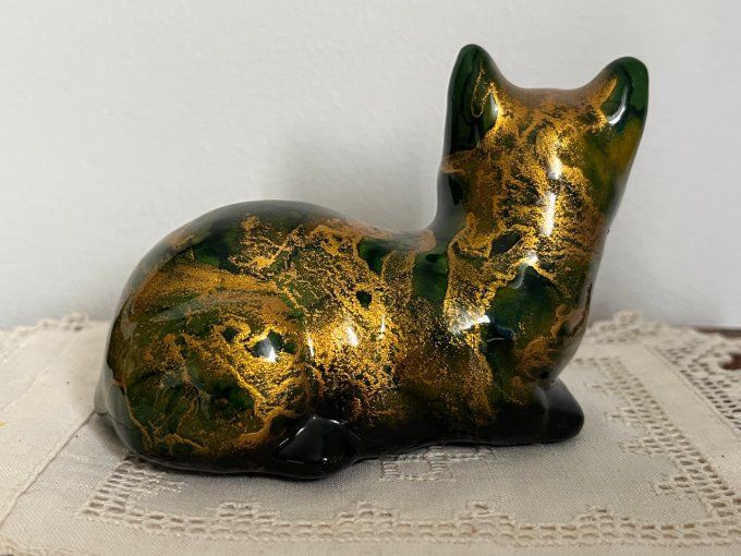 Adorable chat, presse papier, figurine laquée