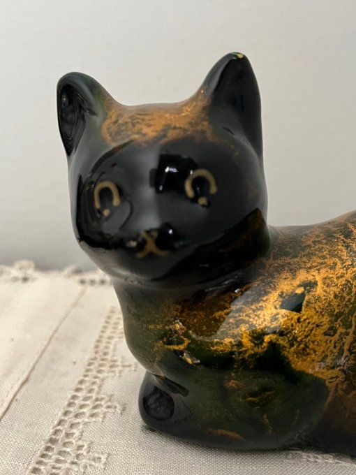 Adorable chat, presse papier, figurine laquée