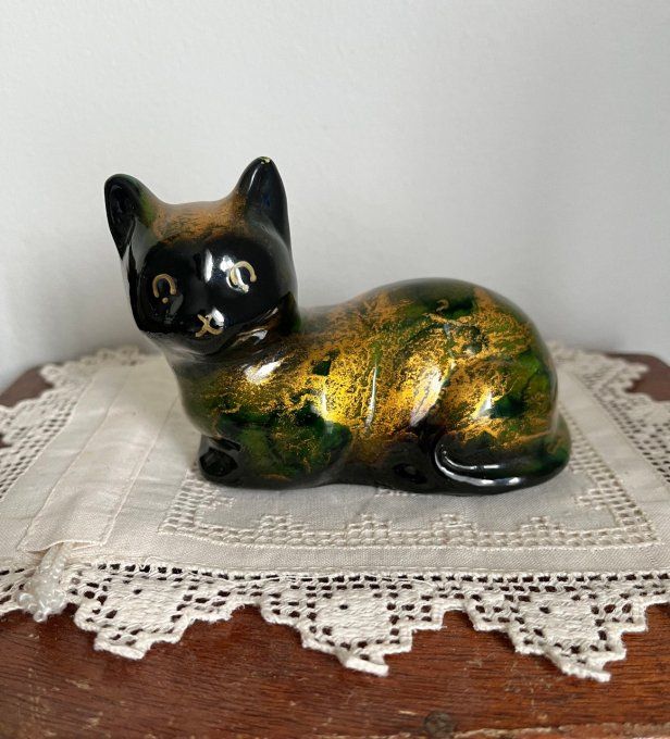 Adorable chat, presse papier, figurine laquée