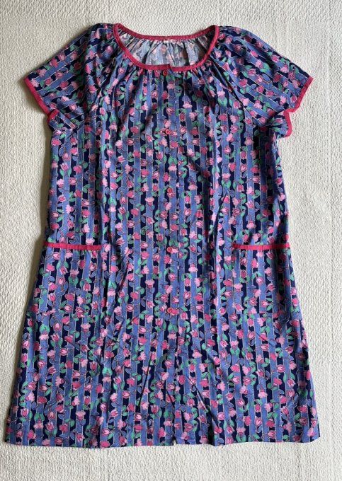 Adorable robe tablier ! Blouse à fleurs tons rose, Neuve