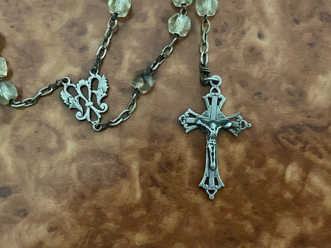 Ancien chapelet catholique en ouraline et métal argenté perles facettées
