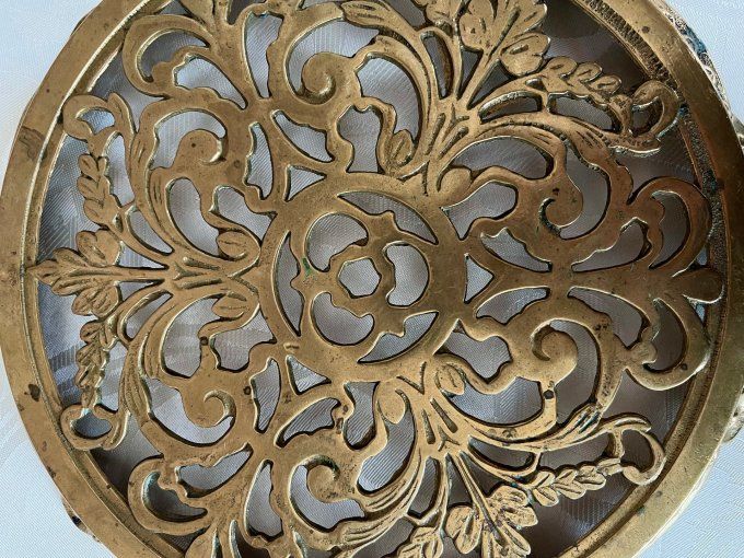 Ancien Dessous de Plat Laiton Ajouré Ciselé façon Dentelle