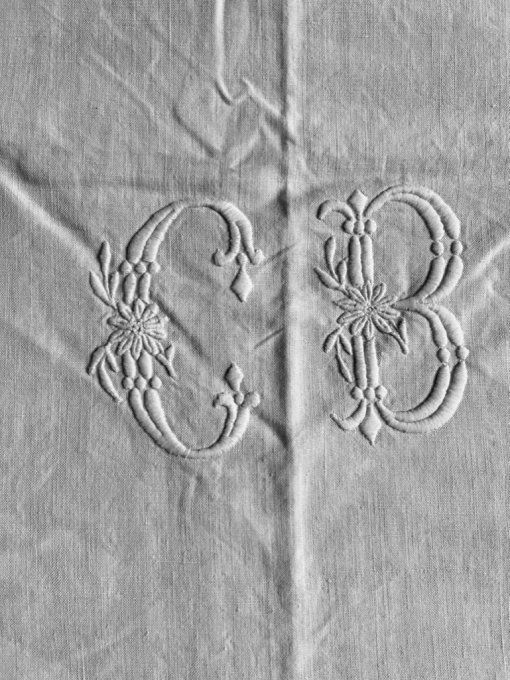 Ancien drap blanc en fil de lin, monogramme CB, grande dimension